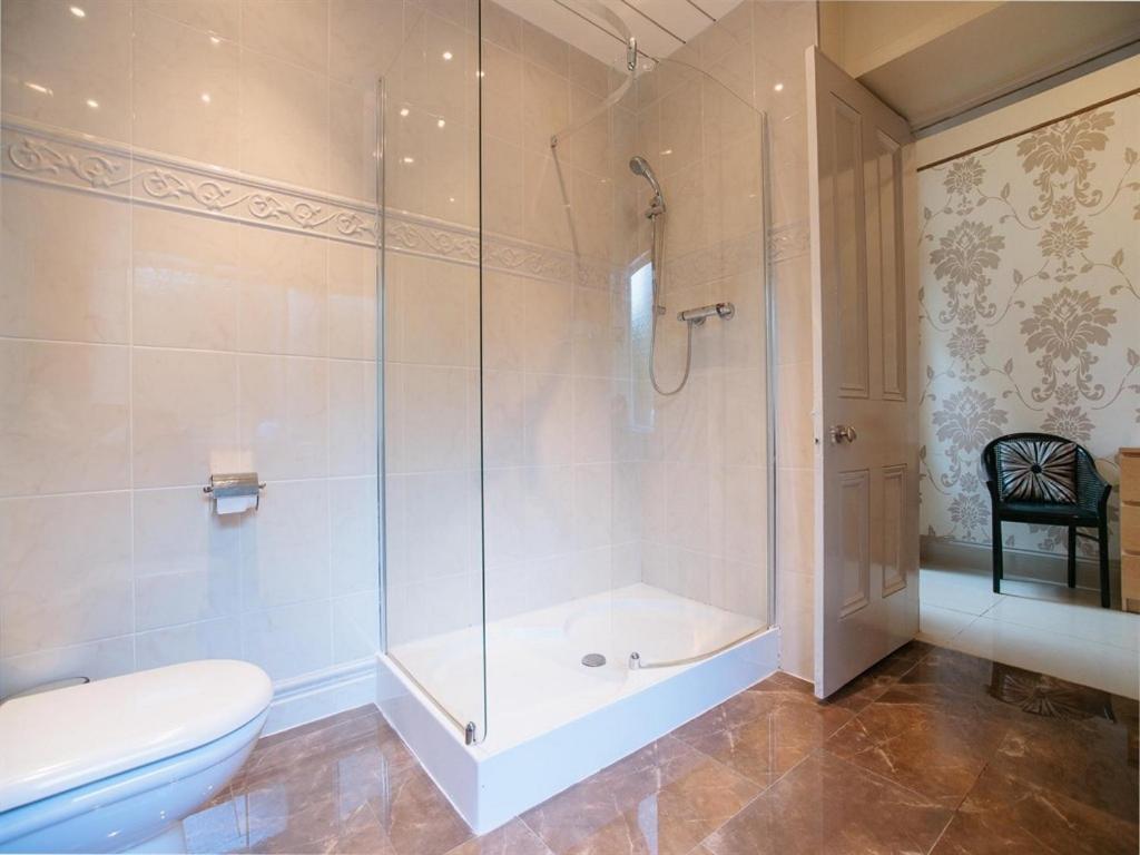 Busby Apartments Glasgow Room photo
